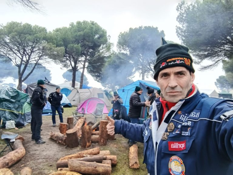 a6a1afde-0e7f-43d8-b8b7-40a24202041c